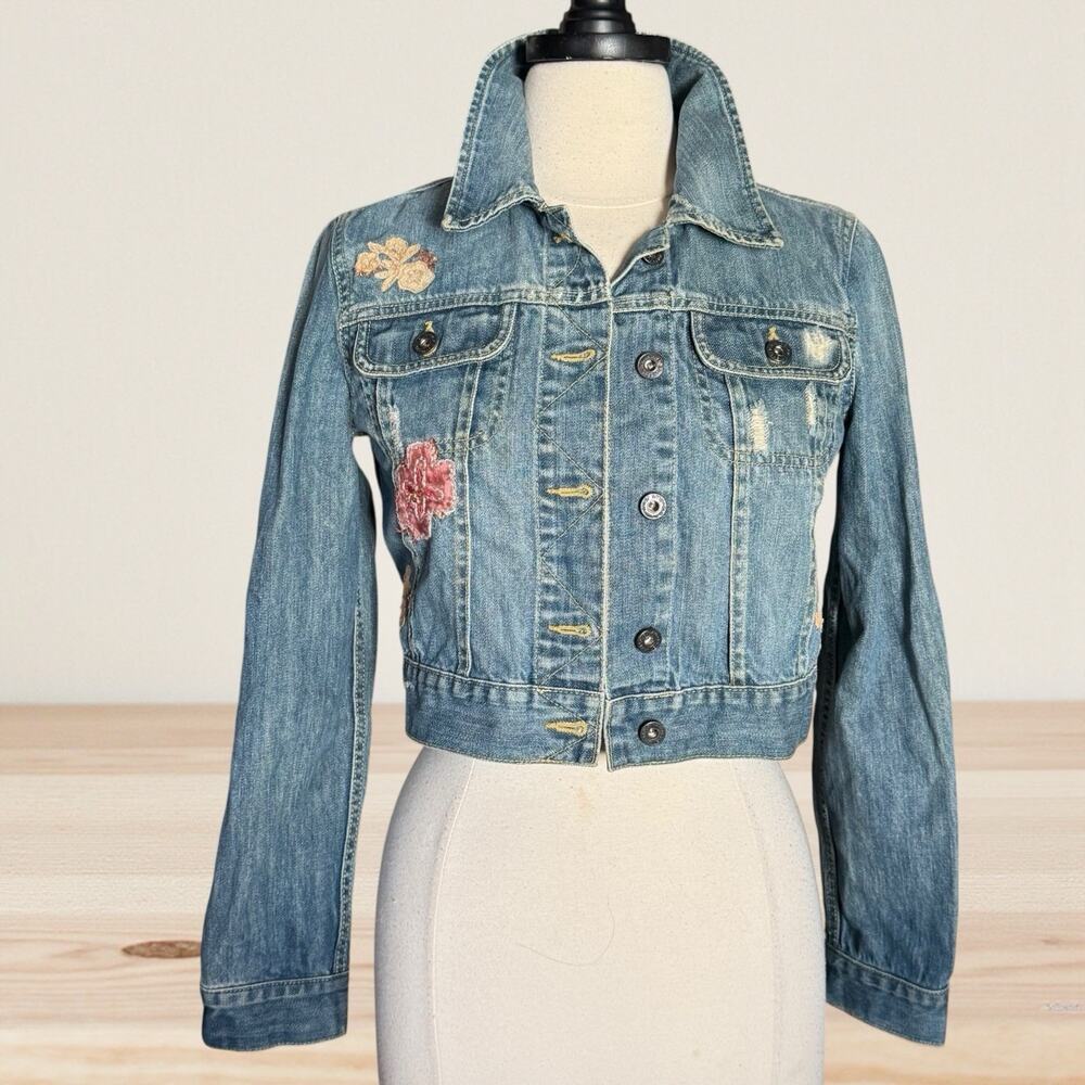Old Navy Embroidered Denim Jacket Sz M Runs Small 36" Bust Cropped Floral Boho